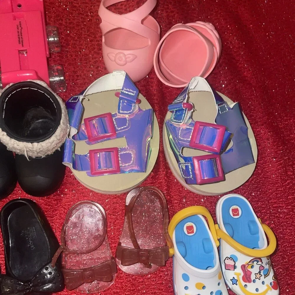 Dolls, Lot Shoes. Mixture Of Different Sizes And For Different Dolls